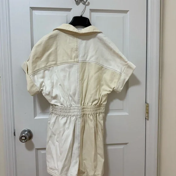Cream and White Short Sleeve Romper - Picture 2 of 4